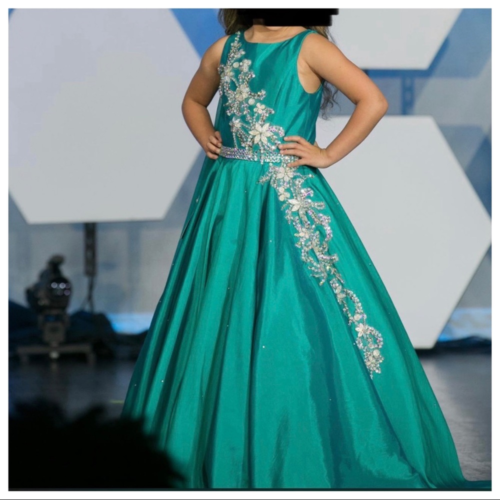 Ashley Lauren size 8